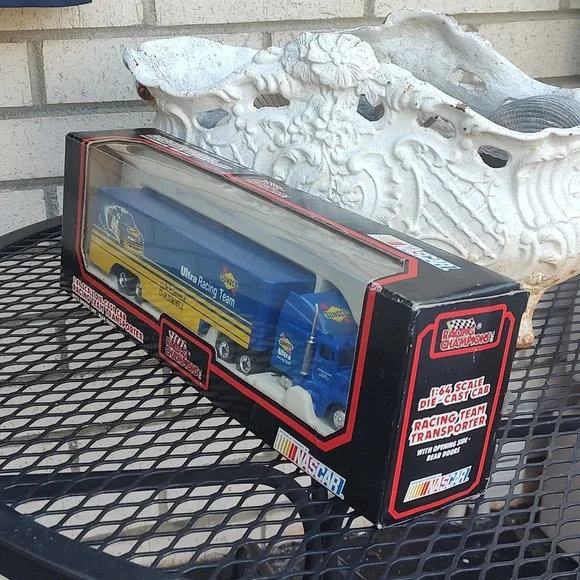 Terry Labonte Racing 🚛 - Picture 4 of 8